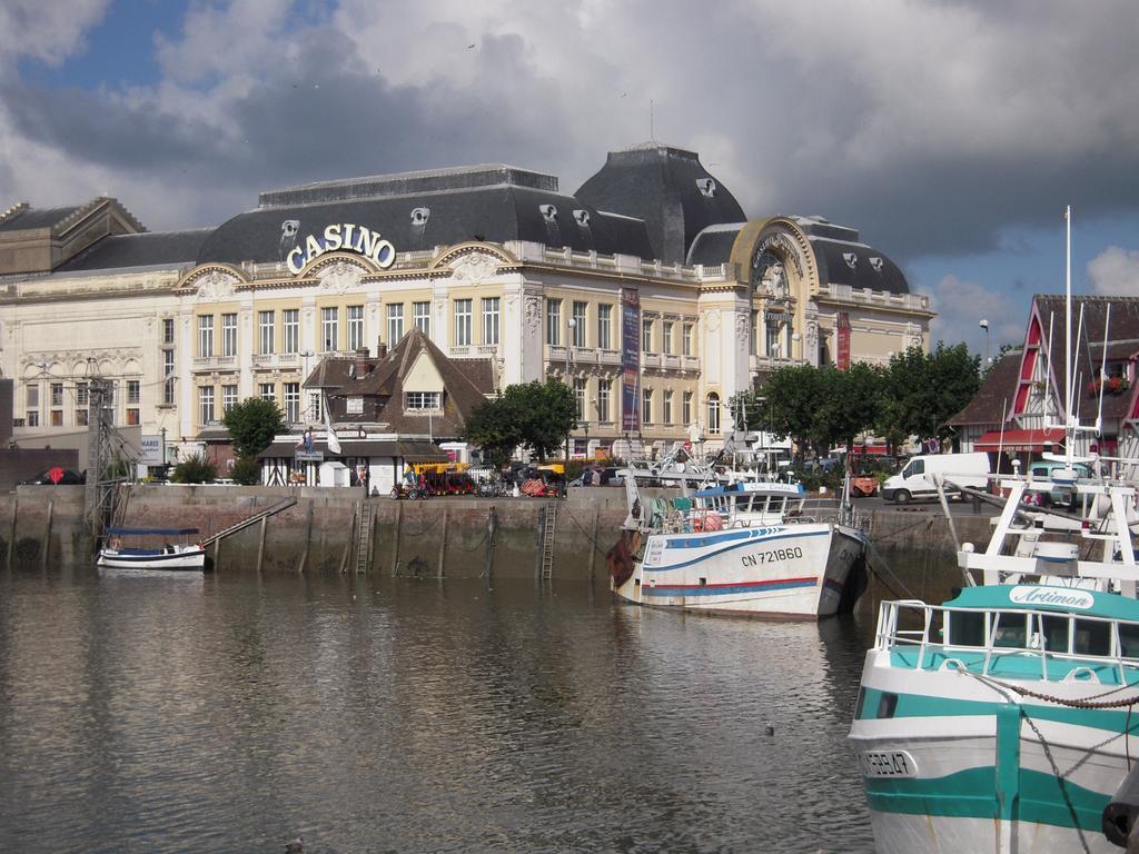 Les Studios Saint Germain Trouville-sur-Mer Exterior foto